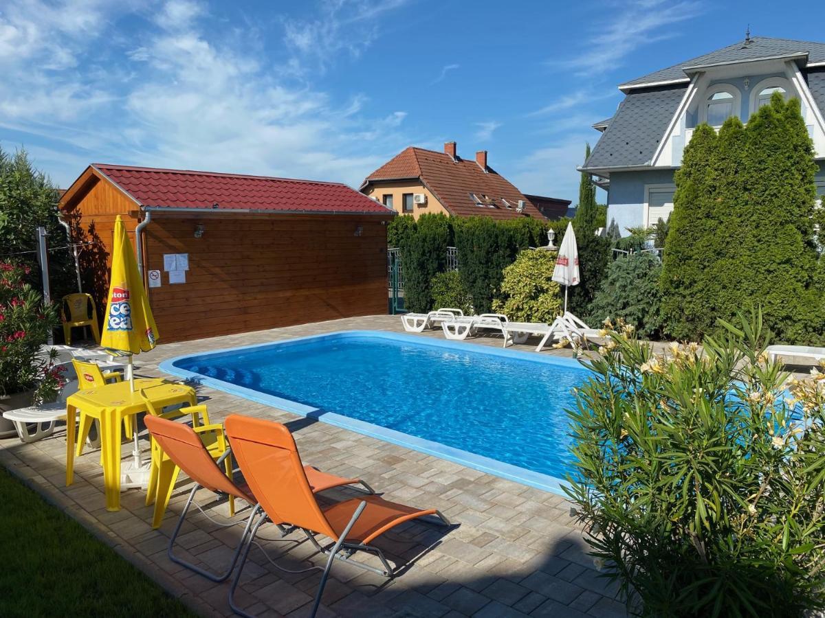 Ferienwohnung Sarga-Kek Haz Vonyarcvashegy Exterior foto